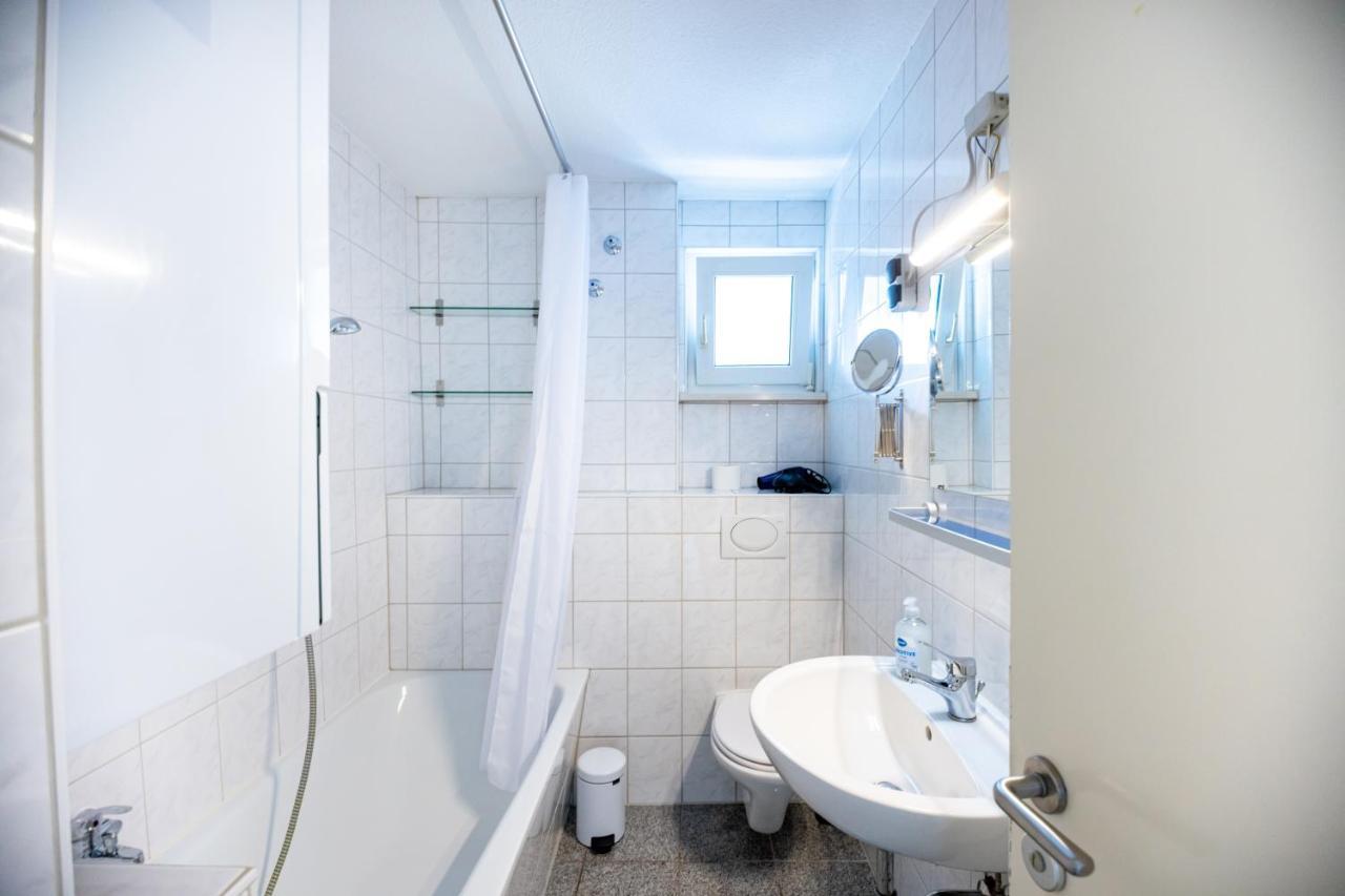 Apartment Mit Balkon Und Festungsblick